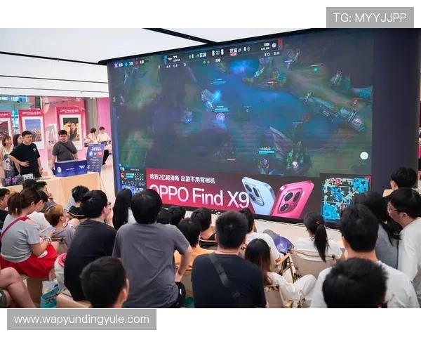 云顶国际赛事:观众热情高涨,现场氛围与线上直播同步引爆热潮 云顶国际赛事:观众热情高涨,现场氛围与线上直播同步引爆热潮